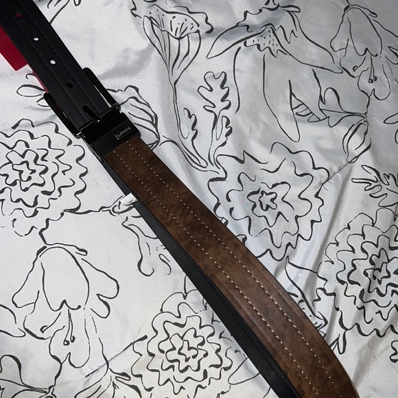 Levi’s Reversible Belts - Picture 6 of 6